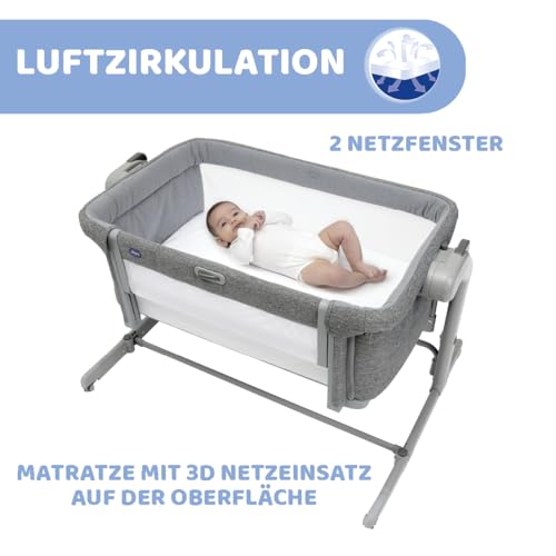 Chicco Next2Me Magic Evo, Beistellbett für Babys, mit Schaukelmodus, Kippfunktion, aufklappbarem Seitenteil, Verstellbarer Höhe, 4 Rädern, inkl. Matratze und Reisetasche, Dunkelgrau